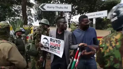 Kenia suspende a varios policías por la muerte bajo custodia de un bloguero keniano