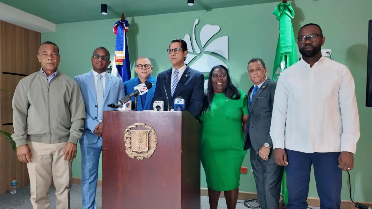 Diputados de la Fuerza del Pueblo denuncian injerencia feroz del Poder Ejecutivo