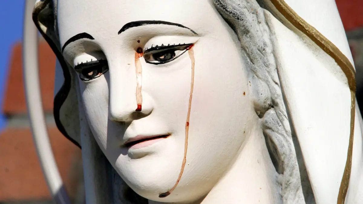 Las lágrimas de sangre de una estatuilla de la Virgen en Italia eran falsas