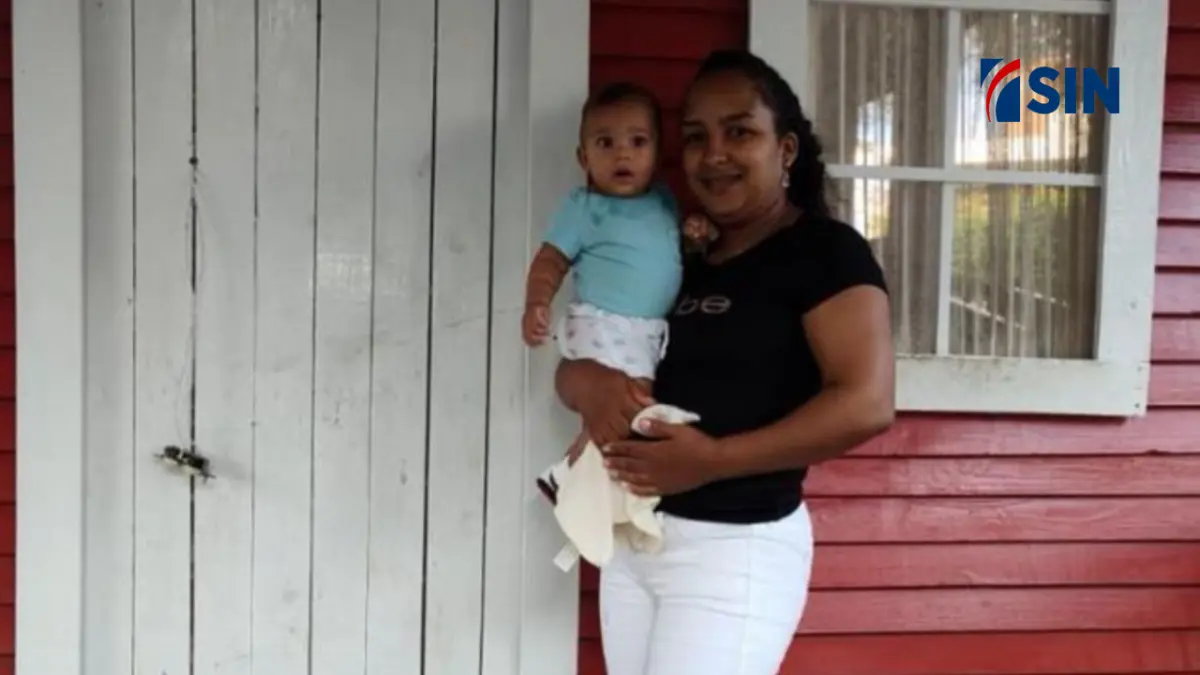 Mujer desaparece con su bebé de ocho meses