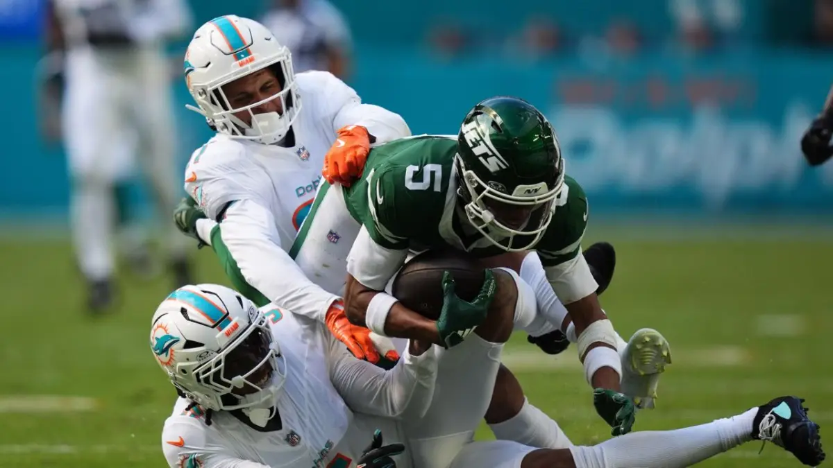 Los Steelers envían a los Dolphins a Fitzpatrick a cambio de Jalen Ramsey y Jonnu Smith