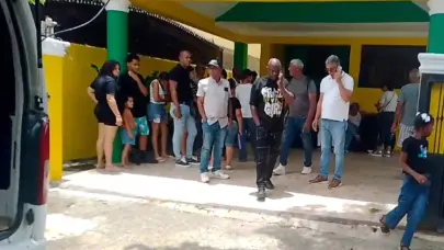 Menor de 15 a&ntilde;os muere tras recibir un disparo cuando sal&iacute;a de su casa en Santiago