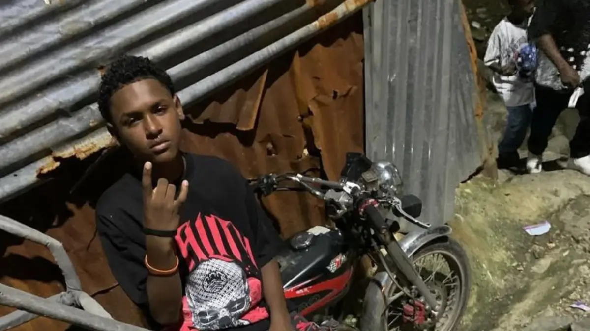 Se entregan dos menores implicados en muerte de otro en Santiago