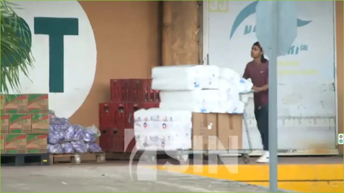 Inicia reubicación en el Merca Santo Domingo tras el incendio