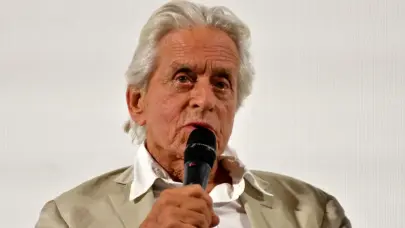 Michel Douglas: Me averg&uuml;enzo de mi pa&iacute;s y pido disculpas