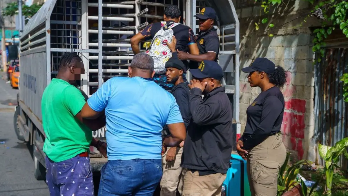 DGM detuvo más de 2000 indocumentados y deportó a 1,100 en interdicciones