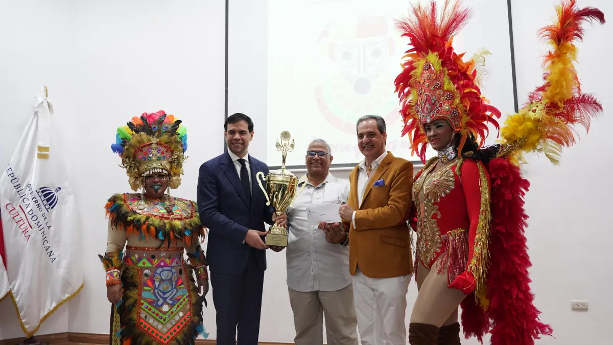 Ministerio de Cultura entrega Premios Anuales de Carnaval