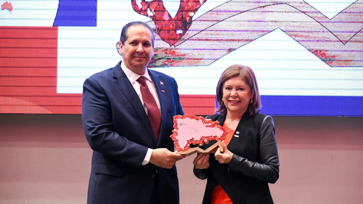 Ministro de Salud recibe premio internacional otorgado a RD por la ejecución de la estrategia HEARTS