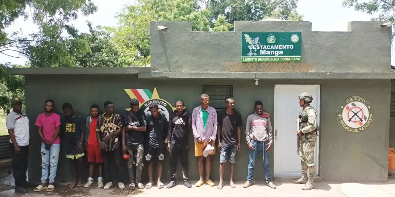 Detienen otro grupo de indocumentados en motocicletas en Montecristi y Dajabón