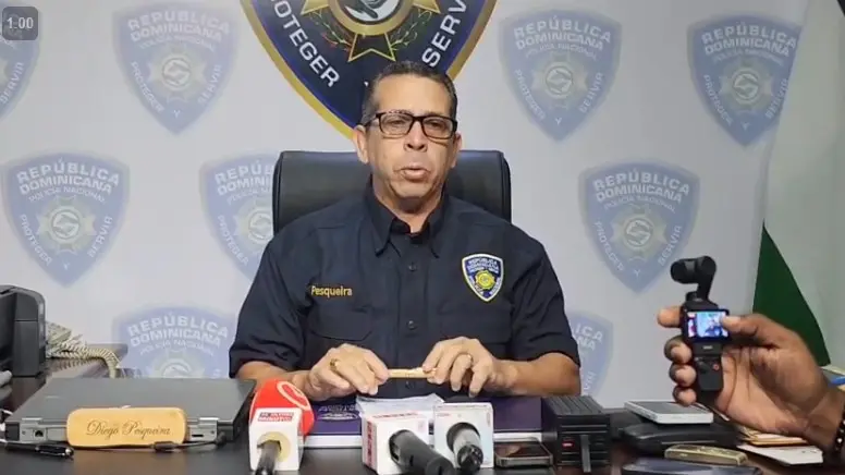 Investigan hombre encontrado en vehículo por herida de bala en La Vega