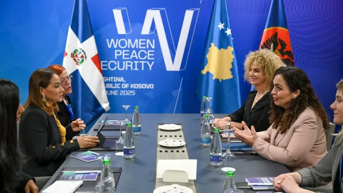 Ministra de la Mujer se reúne con presidenta de Kosovo en el marco del Tercer Foro Internacional Mujer, Paz y Seguridad