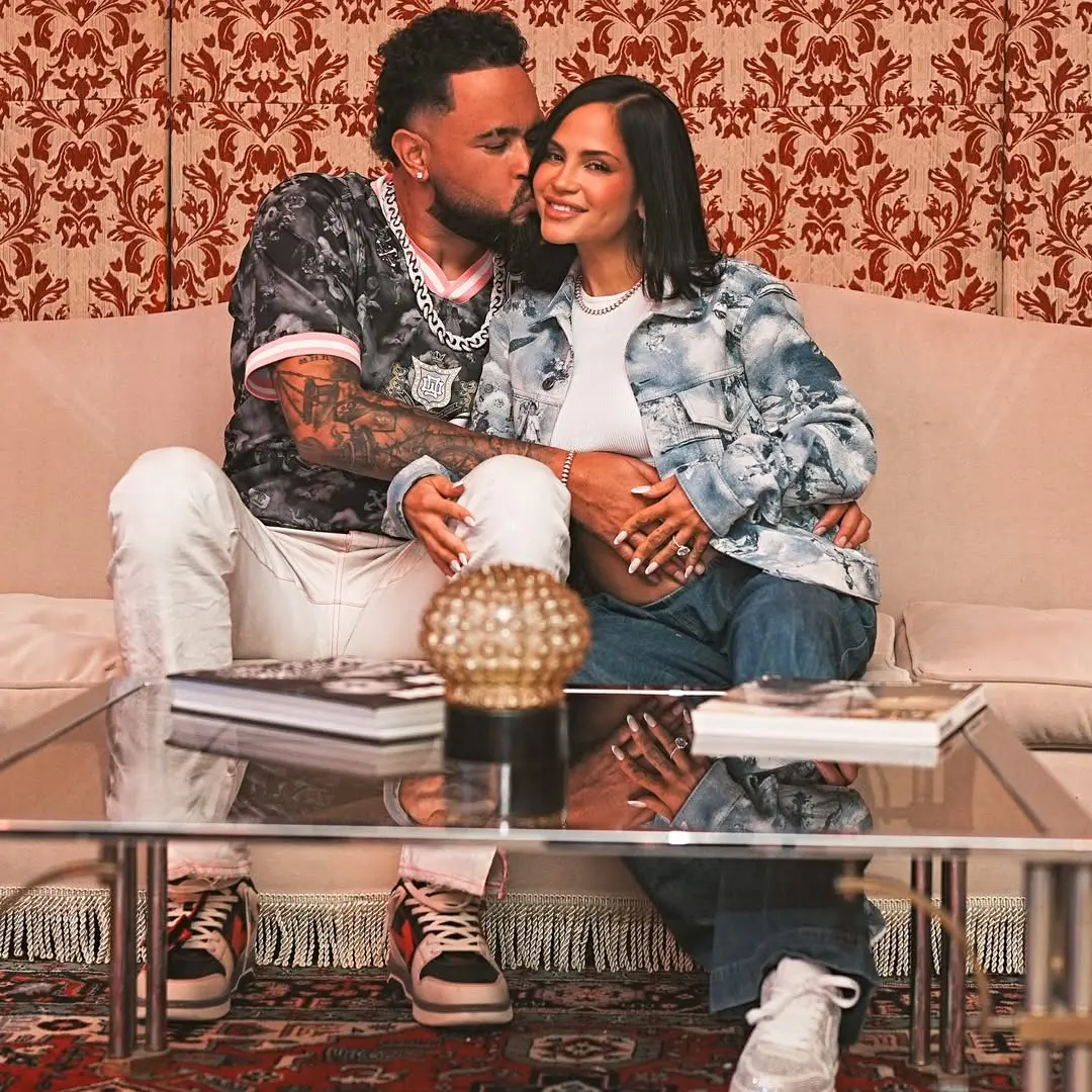 Natti Natasha confirma que está embarazada y pospone su gira de conciertos