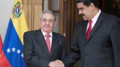 Nicolás Maduro agradece a Raúl Castro su labor en favor de la humanidad en su cumpleaños