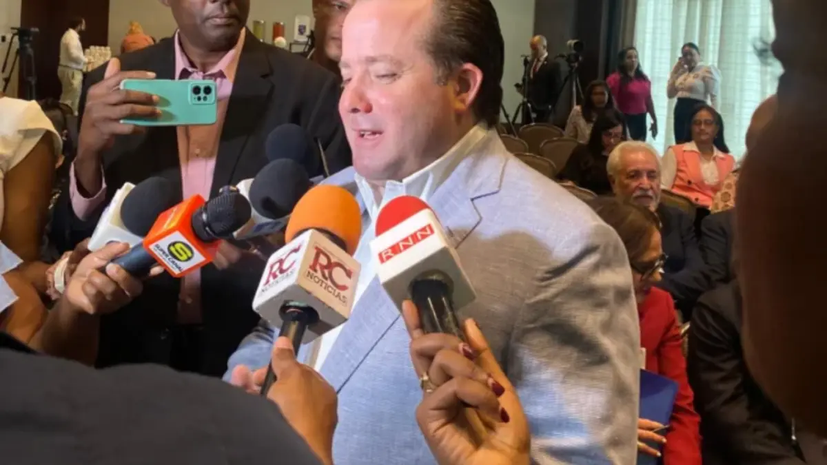 Paliza propone que Abinader asuma presidencia del PRM para consolidar liderazgo rumbo a 2028