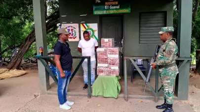 Un pasajero de autob&uacute;s fue detenido con 21 mil cigarrillos en el maletero en Santiago Rodr&iacute;guez