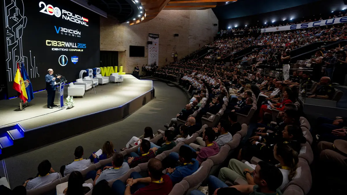 Policía española alerta de que 27 % de lo que circula por la red es ilegal o delictivo