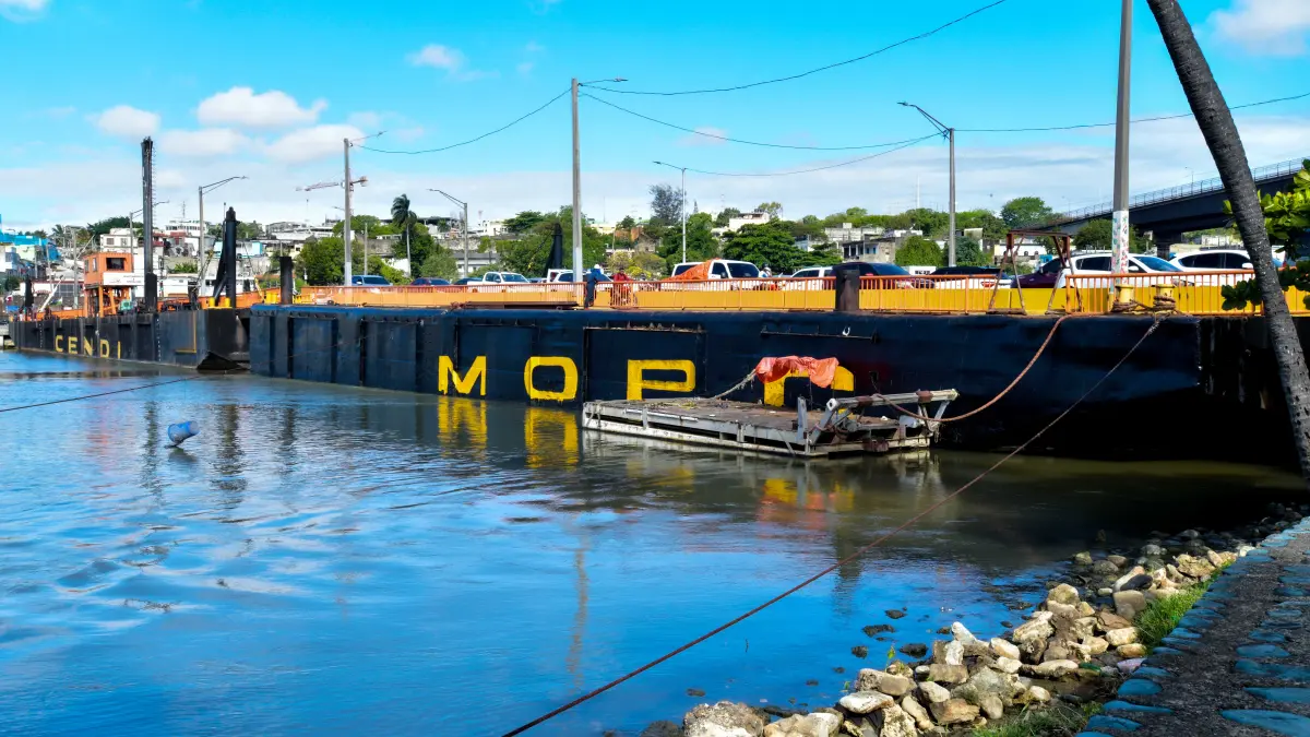 Puente Flotante será cerrado por dos horas éste sábado debido al paso de barcaza