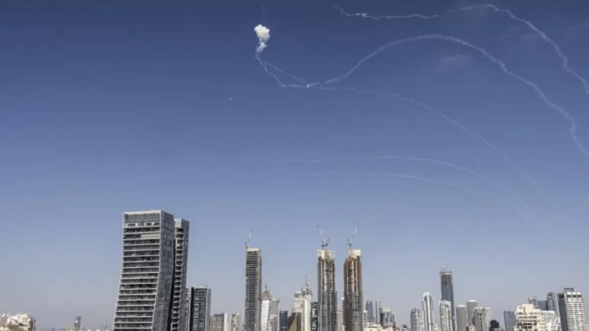 Reino Unido, Suiza y otros países retiran a su personal diplomático de Irán