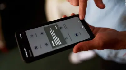 República Checa podrá usar los móviles de los refugiados para controlar sus movimientos