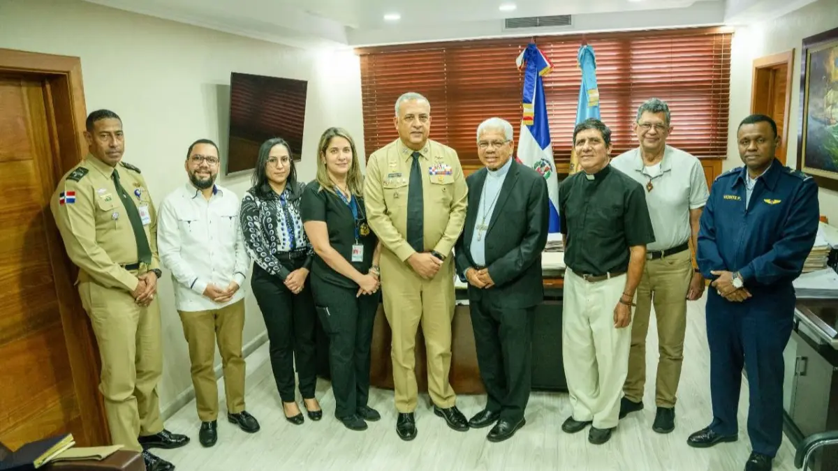 Arzobispo Ozoria y director de Migración dialogan sobre gestión migratoria y derechos humanos