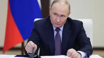 El padre de Elon Musk quiere aprender de Putin c&oacute;mo ser un buen l&iacute;der