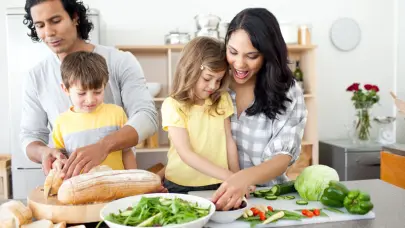 Comer bien también es cosa de niños: fomentar hábitos saludables desde casa, para grandes y pequeños