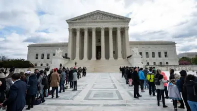 El Supremo da vía libre al Gobierno de Trump para deportar migrantes a terceros países