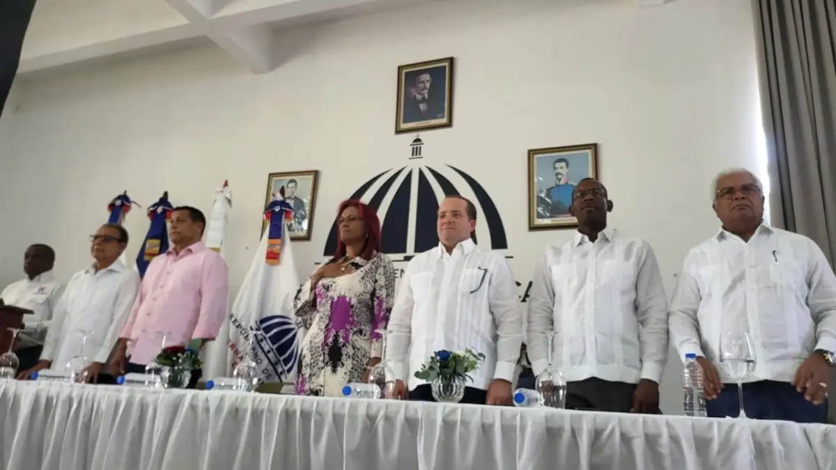 Más de 300 familias de Samaná reciben títulos de propiedad