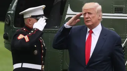 Donald Trump encabezó un imponente e histórico desfile militar en Washington
