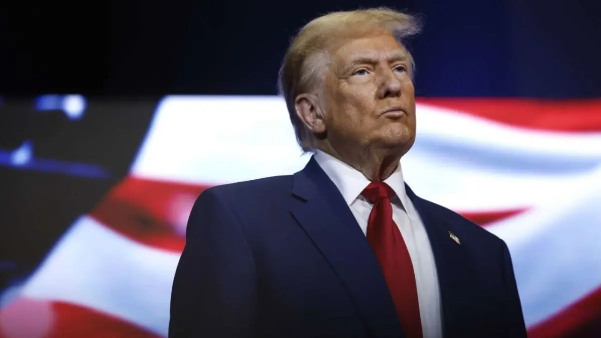 Trump dice que instalaciones de enriquecimiento nuclear de Irán han sido destruidas completamente; Irán lo niega