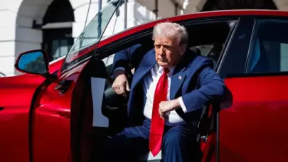 Trump planea vender el Tesla que compr&oacute; a Musk, seg&uacute;n la Casa Blanca