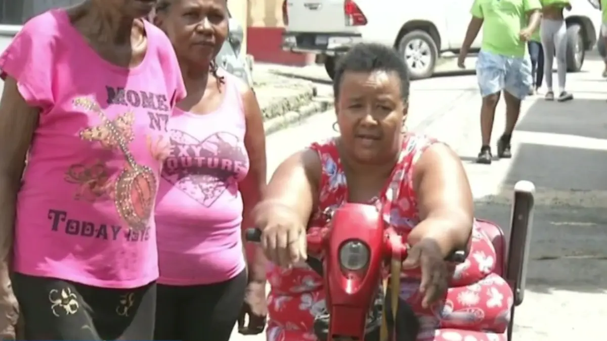 Contaminación por aguas residuales afecta salud de residentes en Villa Federica