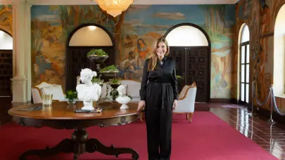 Carolina viaja a Espa&ntilde;a para firma de hermanamiento de cooperaci&oacute;n entre SD y Sevilla