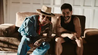 Nanpa Básico y Camilo unen sus voces en “EAVEMARIA” una oda al arte y lo sublime