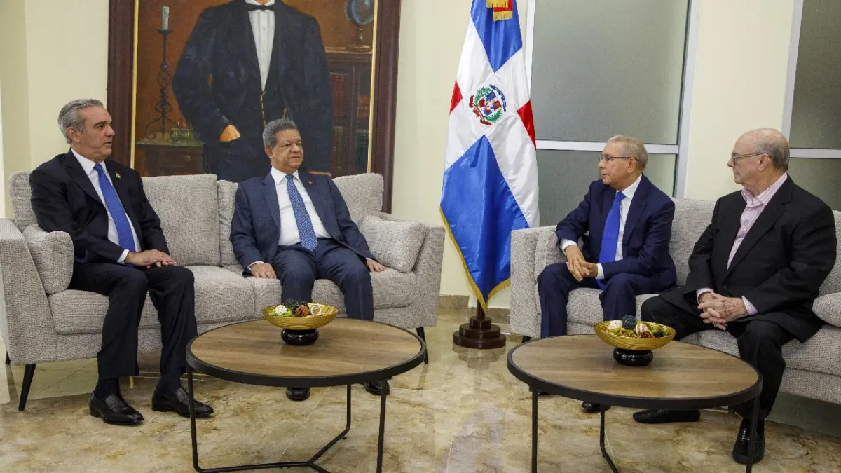 Abinader llama a crear modelo migratorio humano, pero firme