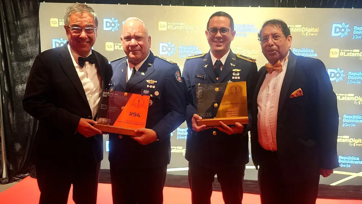 Escuelas Vocacionales del Ministerio de Defensa ganan máximo galardón de los Premios Latam Digital 2025