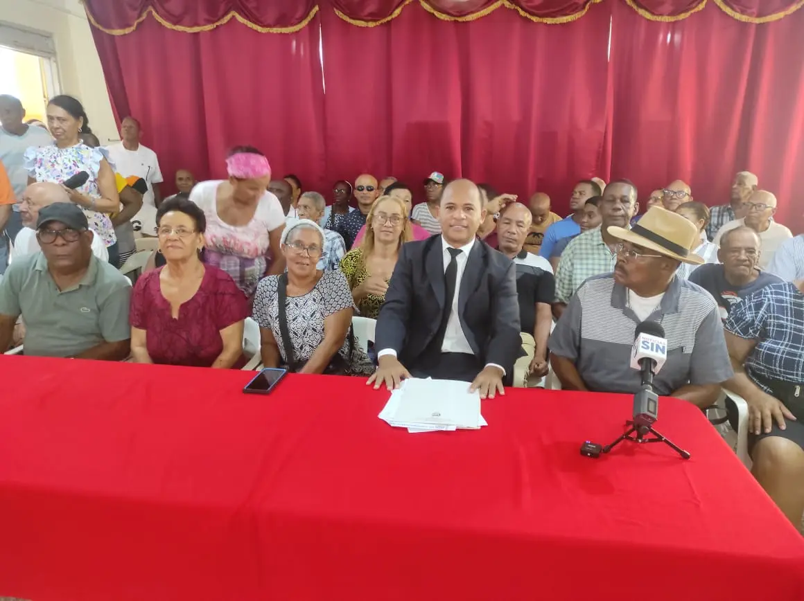 Residentes de Los Mameyes y El Pensador exigen justicia territorial