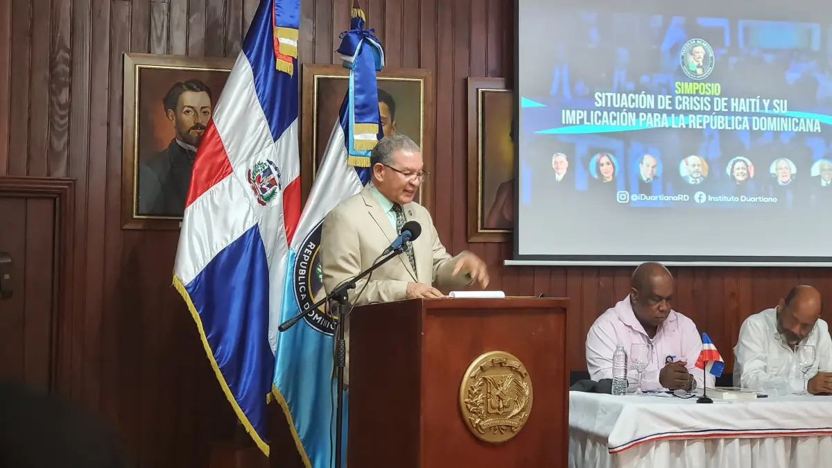 Especialistas abordan en simposio del Instituto Duartiano la crisis de Haití y su impacto en RD
