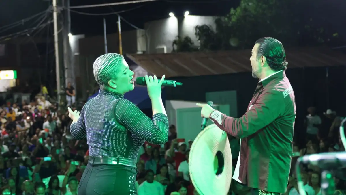 Pablo Montero se gana el corazón del público de Monción en la fiesta de San Antonio