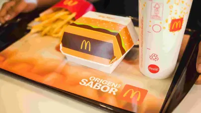 Coca-Cola y McDonalds celebran 70 a&ntilde;os de servirse juntos