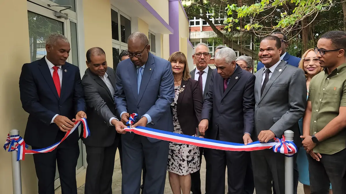 UASD reinaugura edificio de la Escuela de Idiomas tras diez años cerrado