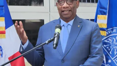 UASD reinaugura edificio de la Escuela de Idiomas tras diez a&ntilde;os cerrado