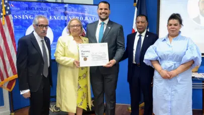 Reconocen en NY abogado dominicano por liderazgo en comunidad jur&iacute;dica criolla
