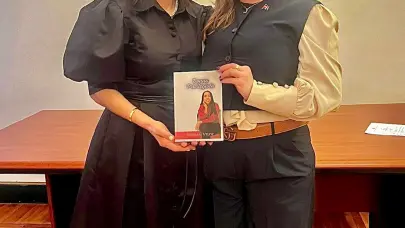 Xiomary Veloz impacta Roma con su libro "Mujer Favorecida" en un emotivo encuentro en la Embajada Dominicana