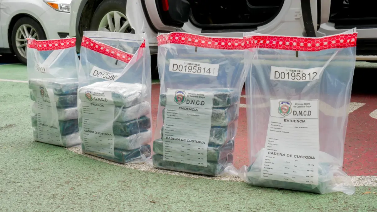 Incautan 200 paquetes de cocaína en operativo en Boca Chica