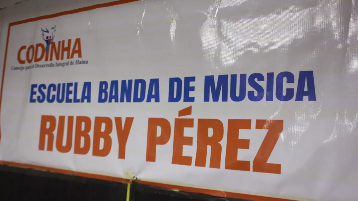 Inauguran Escuela Banda de Música Rubby Pérez en Haina para formar a jóvenes en instrumentos musicales
