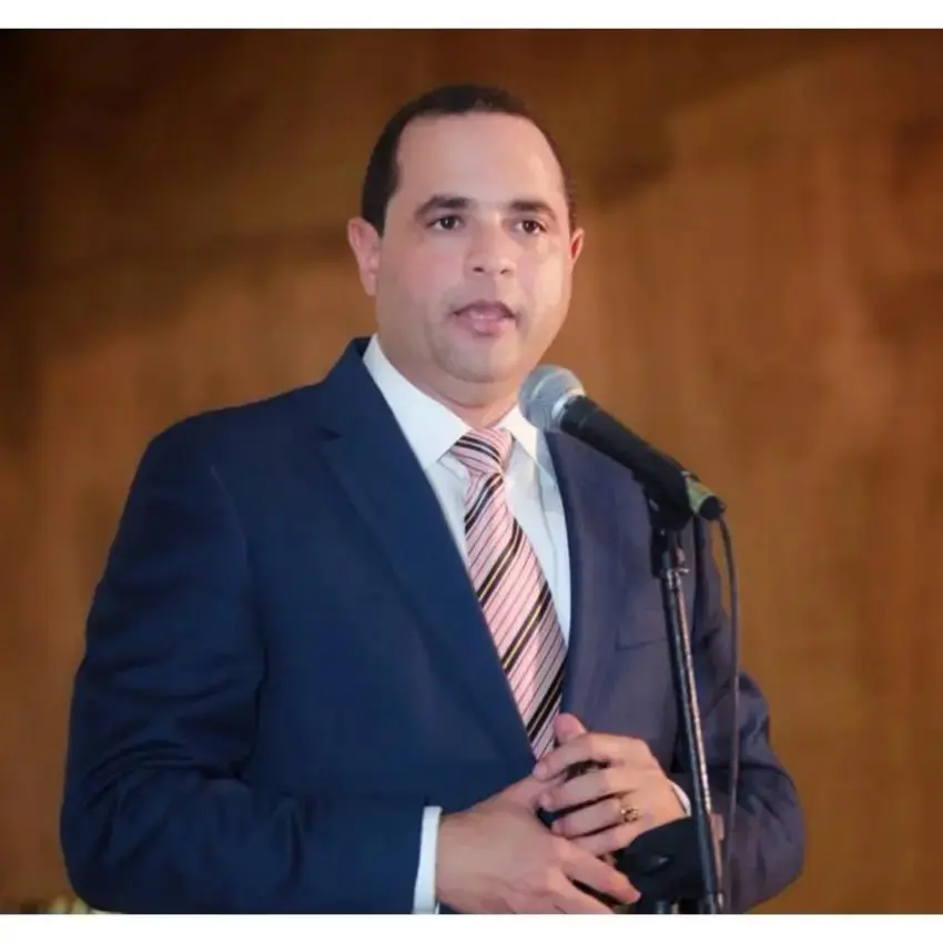 Manuel Crespo pide a FP retirarse de diálogos con el gobierno: Abinader solo buscaba fotos con ex presidentes