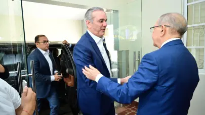 Abinader se reúne con Danilo Medina para abordar crisis en Haití