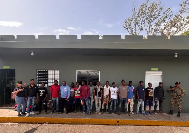 Ejército detiene a 40 nacionales haitianos indocumentados en operativos de seguridad fronteriza en Loma de Cabrera