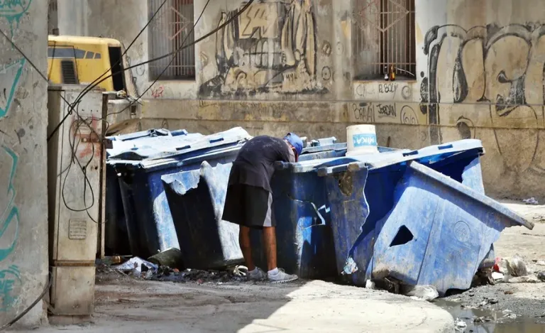 “Viviendo con lo que se puede”: así es la lucha diaria de los indigentes en Cuba